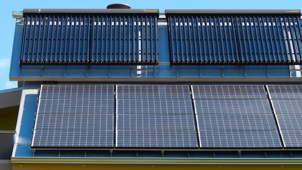 Cum sa faci diferenta intre aplicatii solare fotovoltaice si termice