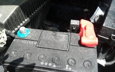 4 semne care arata ca bateria masinii se defecteaza